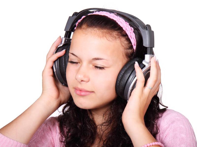 การฟังเพลงเบา ๆก่อนนอน ช่วยให้นอนหลับได้อย่างดีขึ้น