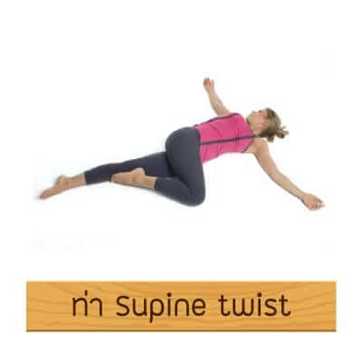 ท่าโยคะ Supine Twist ที่ช่วยให้หลับสบาย